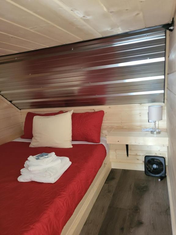 Voodi või voodid majutusasutuse THE ORCHARD (HOSTEL WITH PRIVATE BUNKS) toas