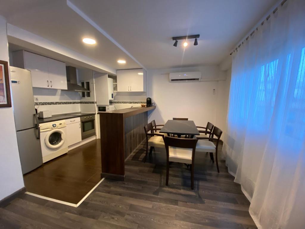 Apartment VALENCIA RENT APARTS LUIS MAYANS, Valencia, Spain ...