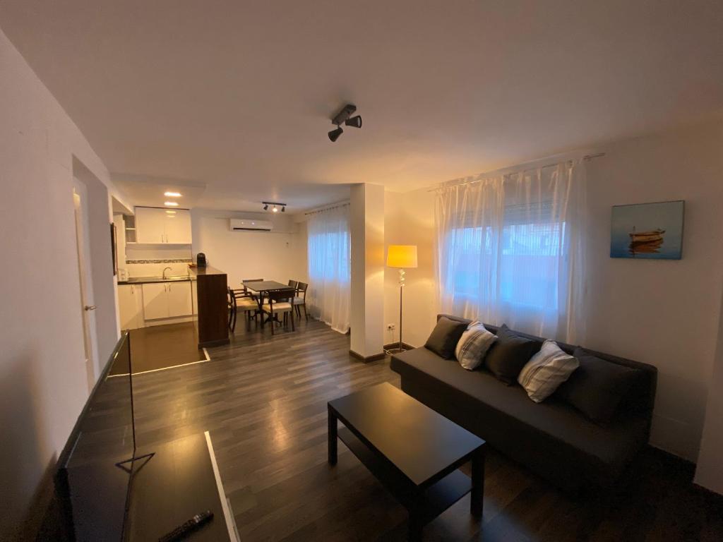 Apartment VALENCIA RENT APARTS LUIS MAYANS, Valencia, Spain ...