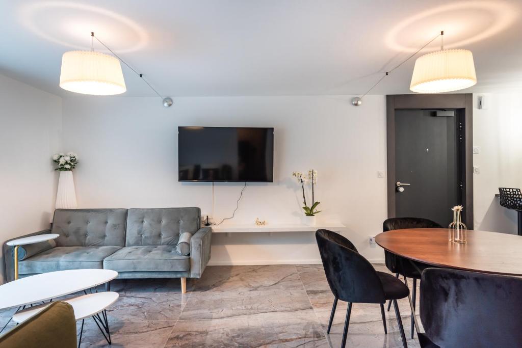 MOYÏ - Deluxe Two-Bedroom Apartment