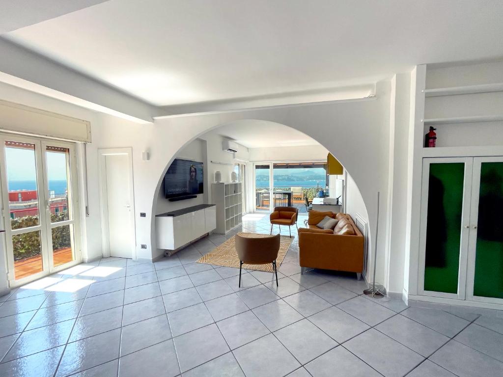 View of 2-bedroom penthouse to rent €3.100 No6373336 in Limassol - Apartments ...