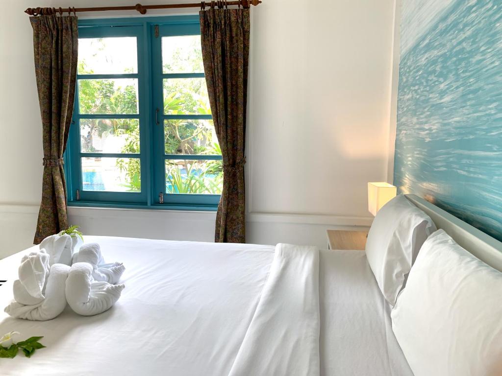 Sand Sea Beach Resort - 7