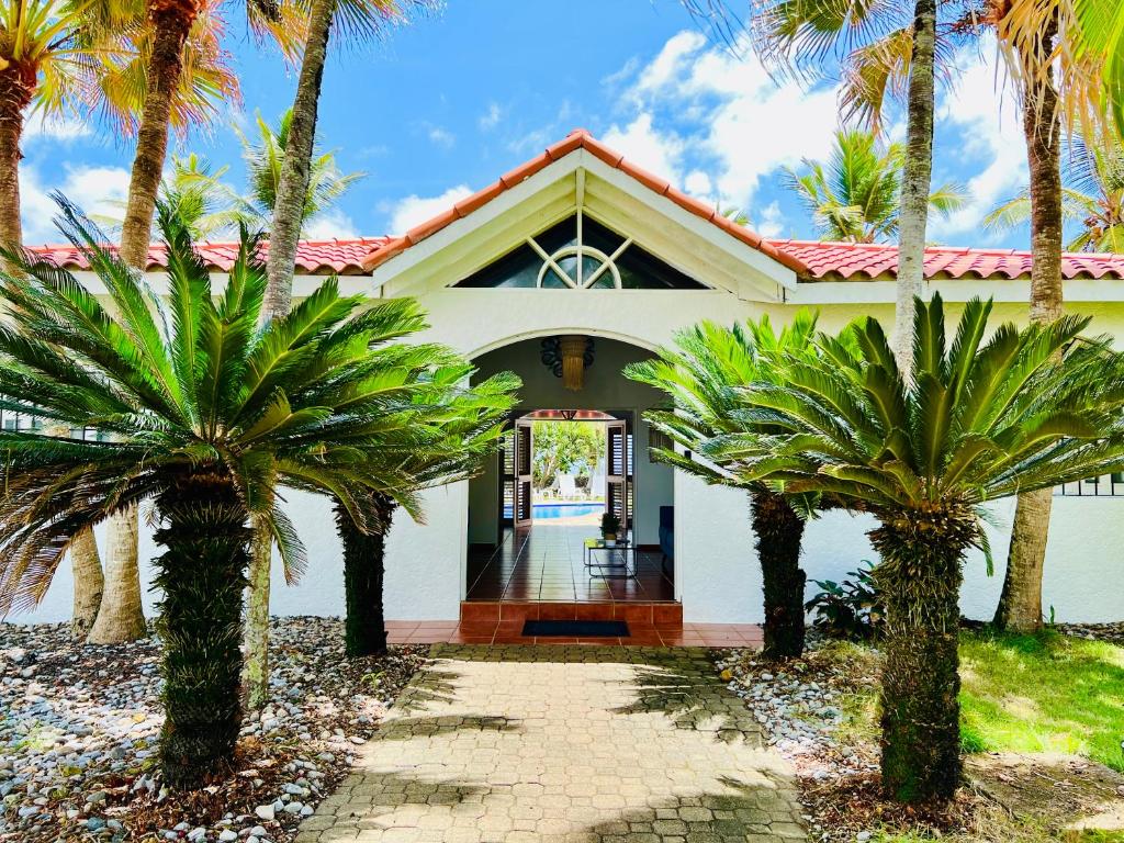 Zahrada ubytování PALM HOUSE - LUXURY VILLA - SAMANÁ - Ocean Front