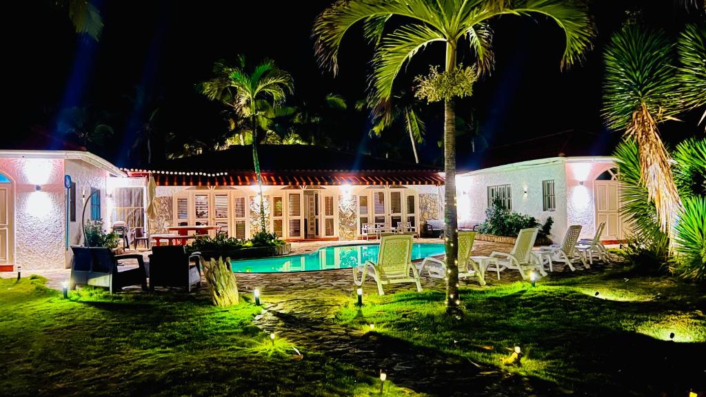 Bazén v ubytování PALM HOUSE - LUXURY VILLA - SAMANÁ - Ocean Front nebo v jeho okolí