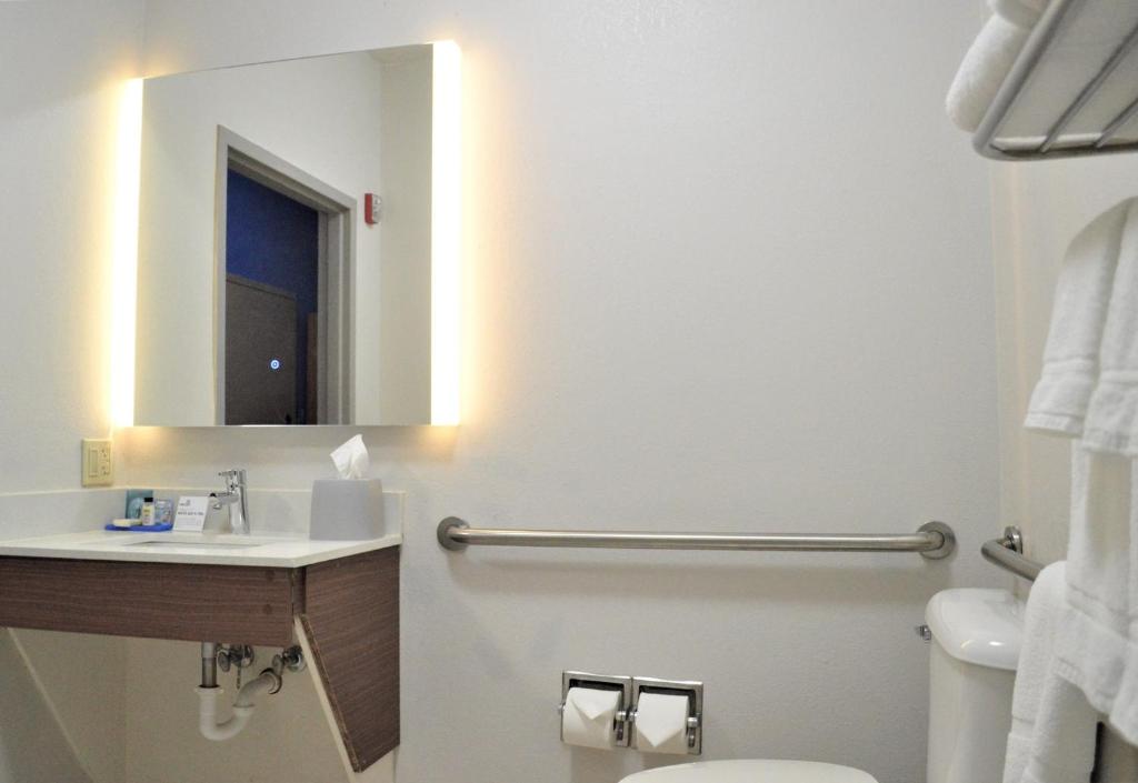 Holiday Inn Express & Suites Batesville by IHG photo