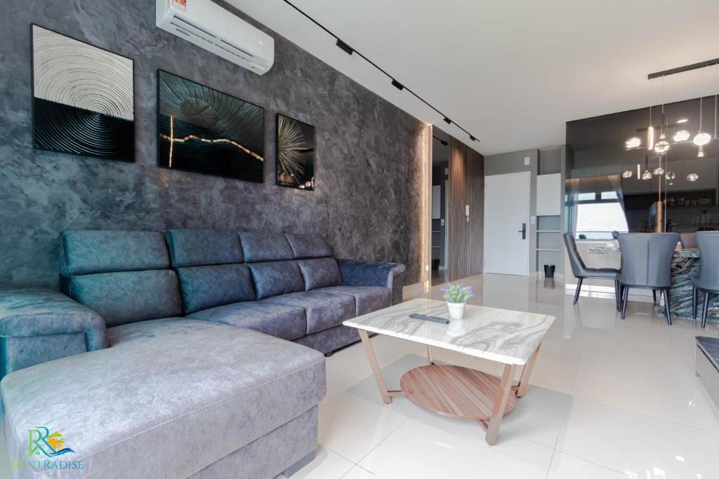 Twin Galaxy Residences Johor Bahru @ UHA - Apartamento De Tres Habitaciones