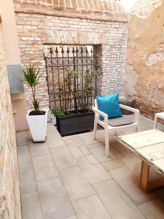 Venice Apartment with Private Courtyard - 8