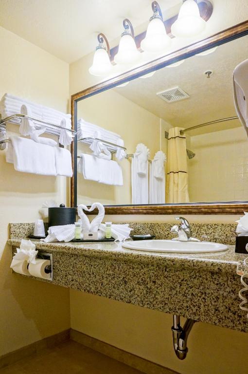 Castle Inn and Suites Anaheim, Anaheim (updated prices 2025)