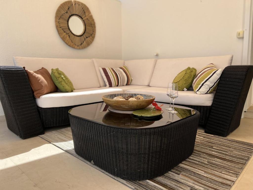 Apartment Dominion Beach Estepona เอสเตโปนา อัปเดตราคาปี 2023