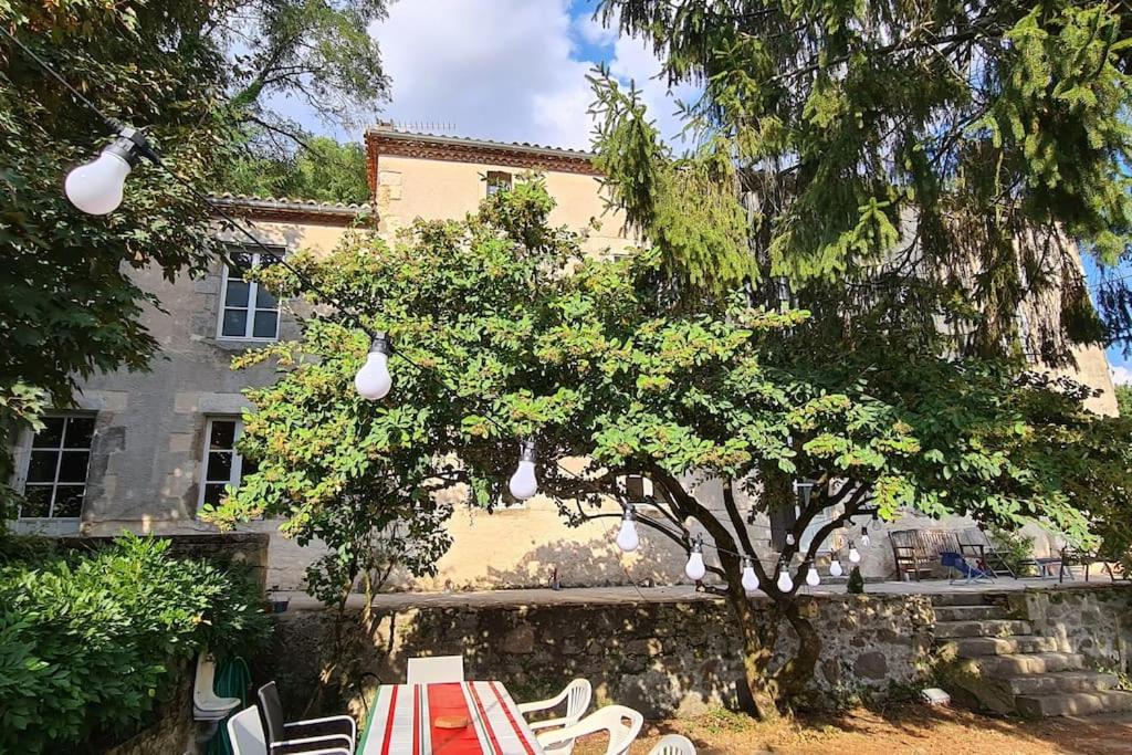 Vonkajšia záhrada v ubytovaní Les Hauts de St Jacques maison d'exception 300m2, jardin arboré 2000m2