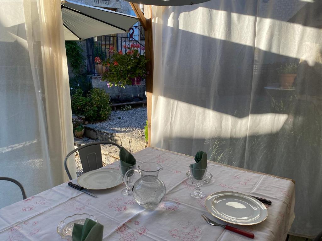 Fotografia z galérie ubytovania Gîte Maison Maitri v destinácii Forgès