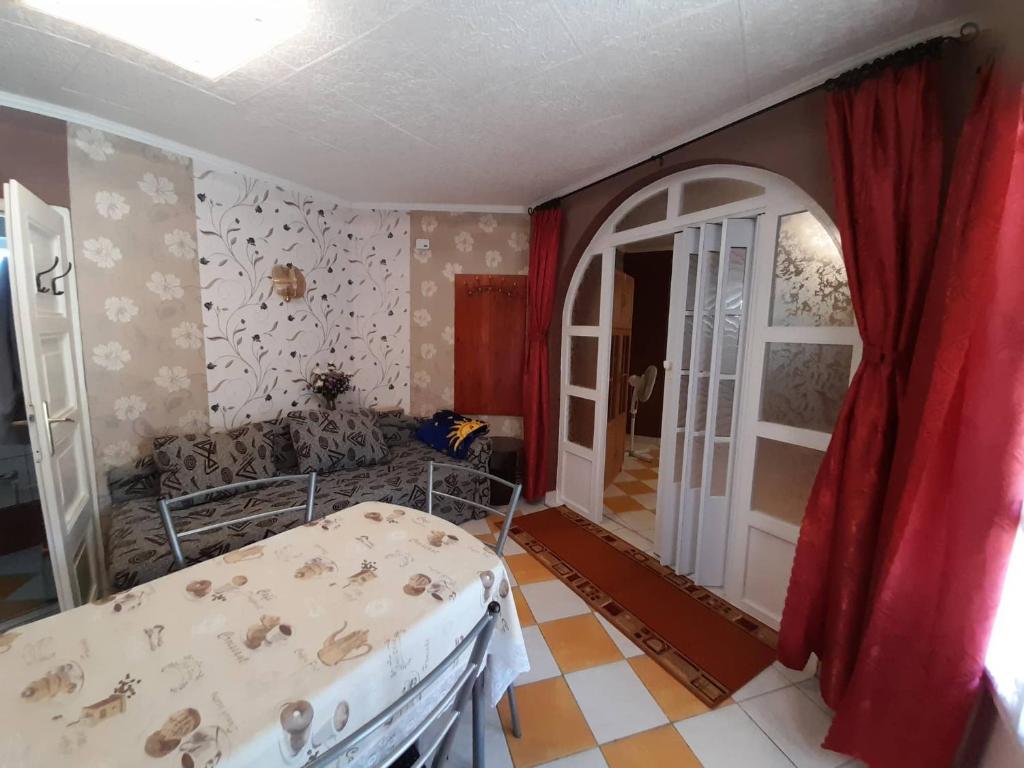 Posedenie v ubytovaní Gyöngyvirág Apartment