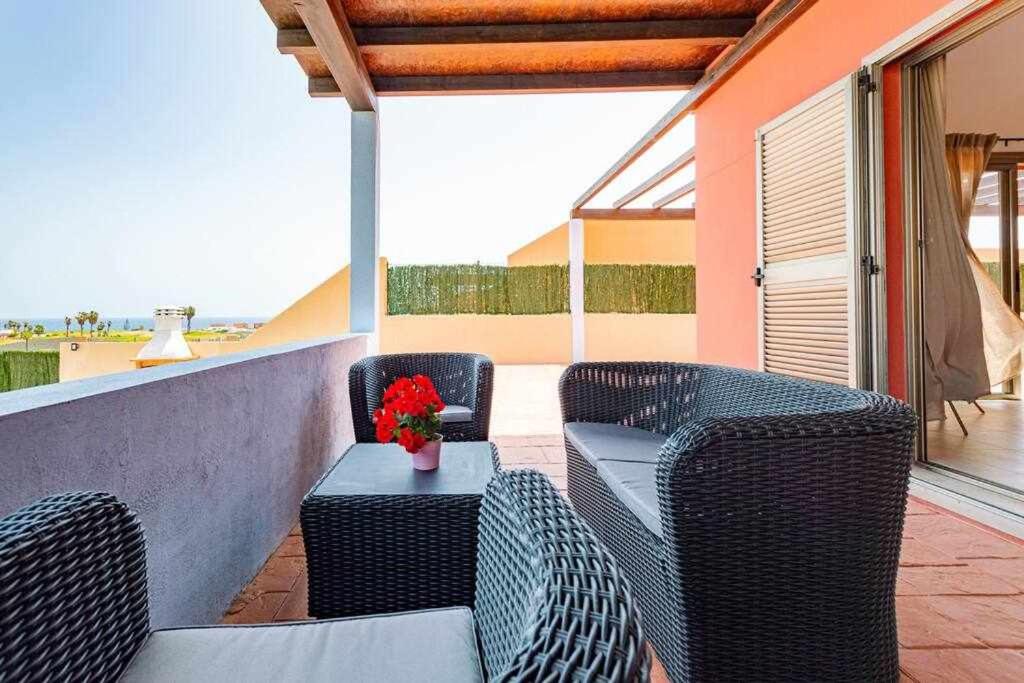 A seating area at Villa Mini Golf