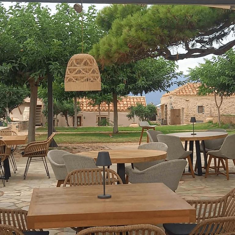 Restauracja lub miejsce do jedzenia w obiekcie Lazareto Hotel