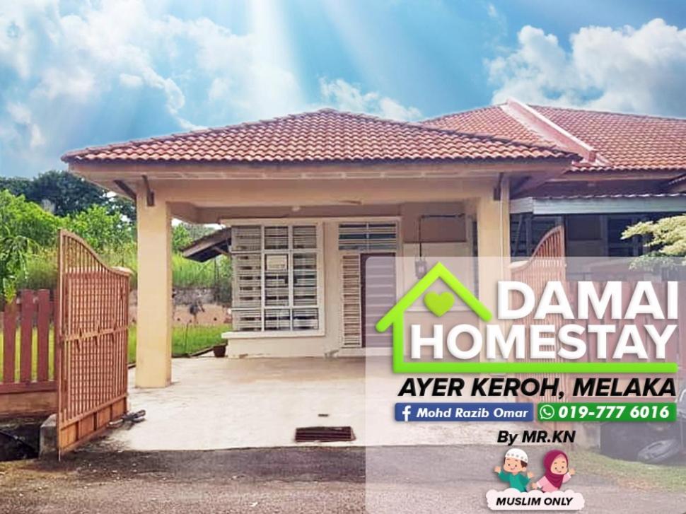 DAMAI HOMESTAY AYER KEROH - Four-Bedroom House