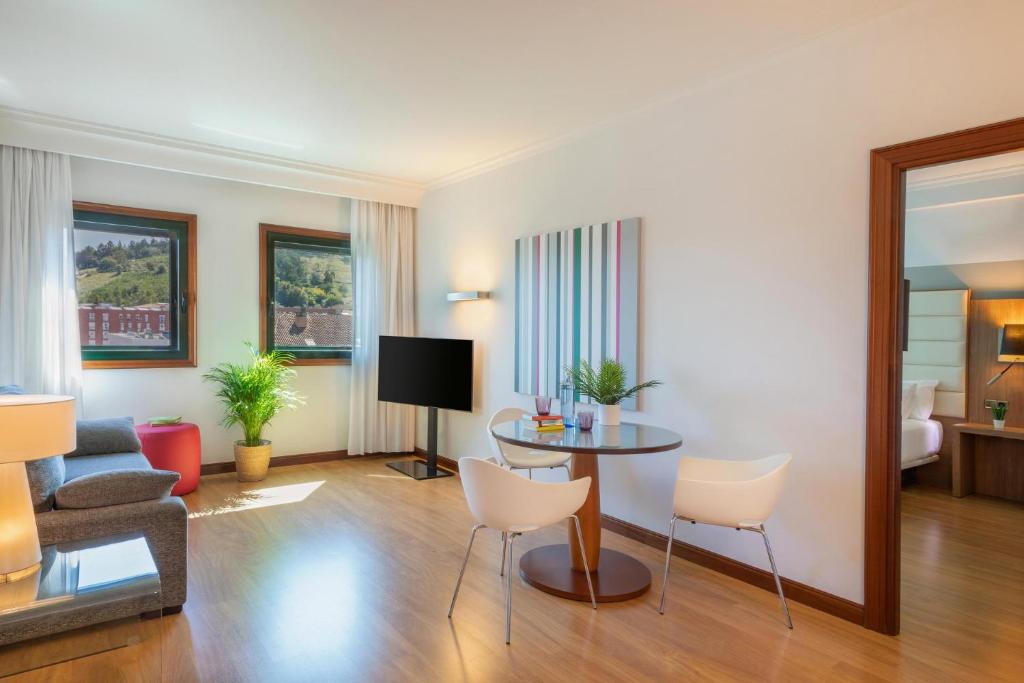 Hotel Santiago Plaza Affiliated by Meliá - Resim 38