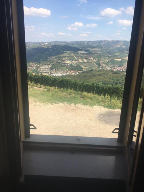 Výhľad na hory alebo výhľad na hory priamo z farmy