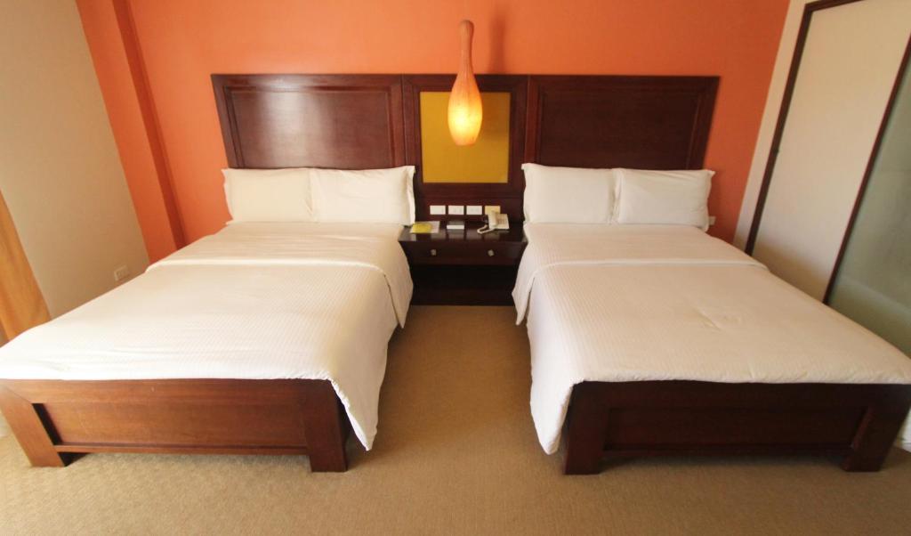 Coron Gateway Hotel & Suites - Junior Suite Queensize-Bett