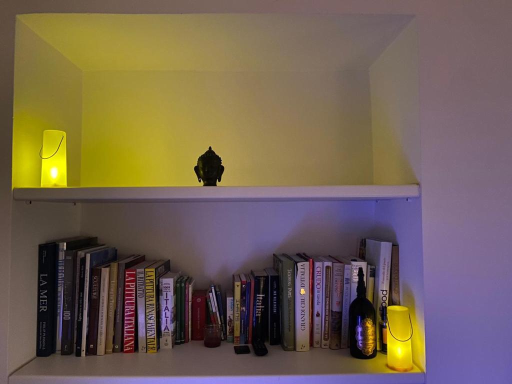 Knižnica v apartmáne