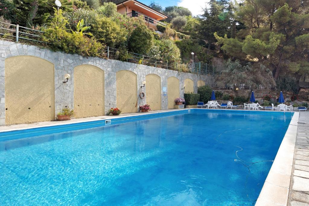 Bazén v ubytovaní Casa Salviamare alebo v jeho blízkosti
