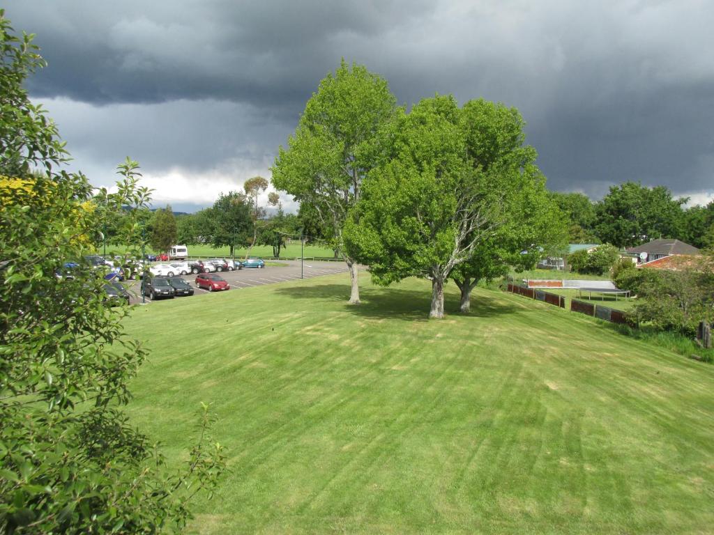 Smoke Lake Hot Springs Lodge & Camp - Resim 27