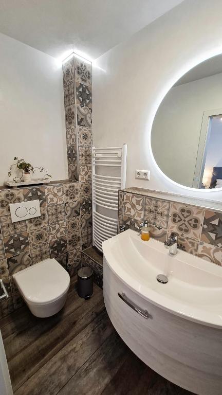 Koupelna v ubytování Dill Hotel