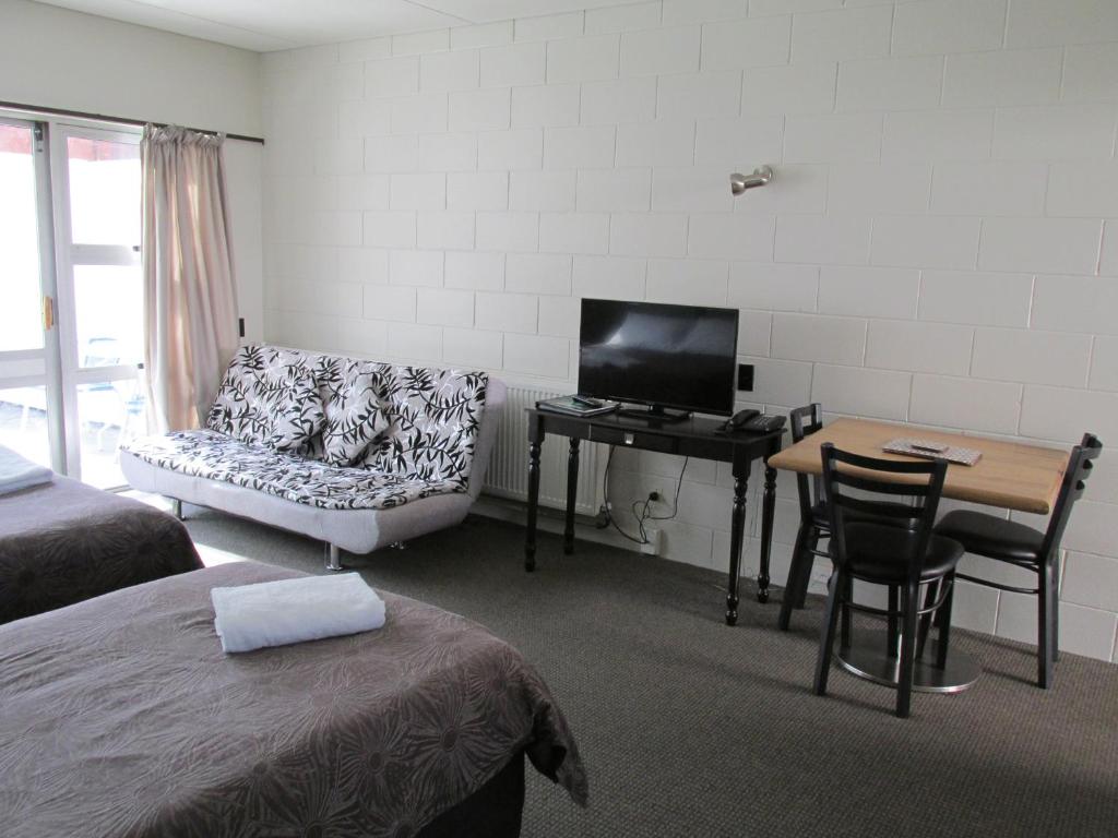 Kuirau Park Motor Lodge- Thermal Mineral pool - Resim 15