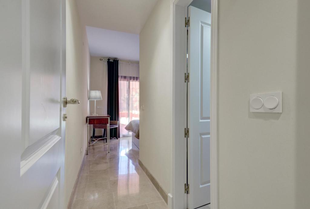 Fotografie z fotogalerie ubytování Superb 2-bed apartment in Duquesa v destinaci Manilva