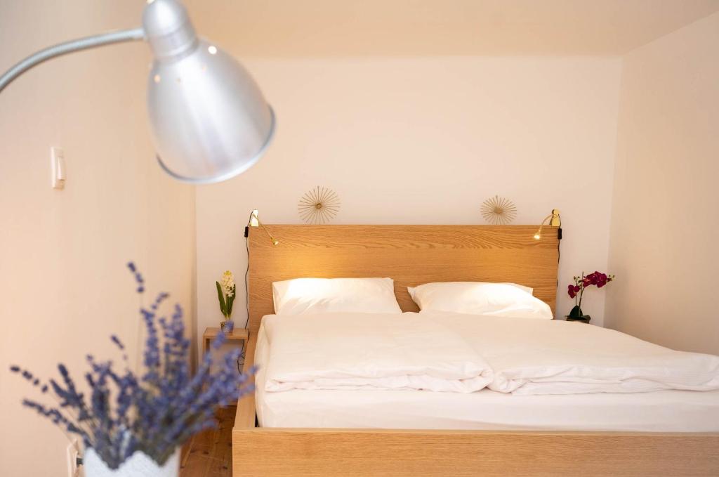Posteľ alebo postele v izbe v ubytovaní Free parking! Linden apartment, AC, Smart TV, WIFI