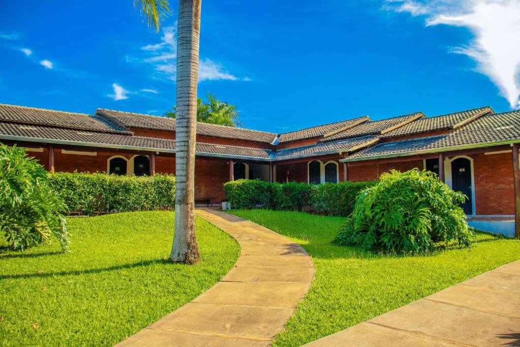 Um jardim em Caldas Park & Hotel XPTO Turismo