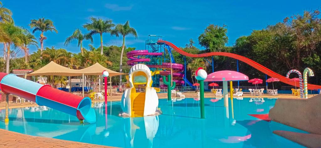 A piscina localizada em Caldas Park & Hotel XPTO Turismo ou nos arredores