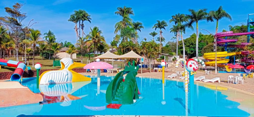A piscina localizada em Caldas Park & Hotel XPTO Turismo ou nos arredores