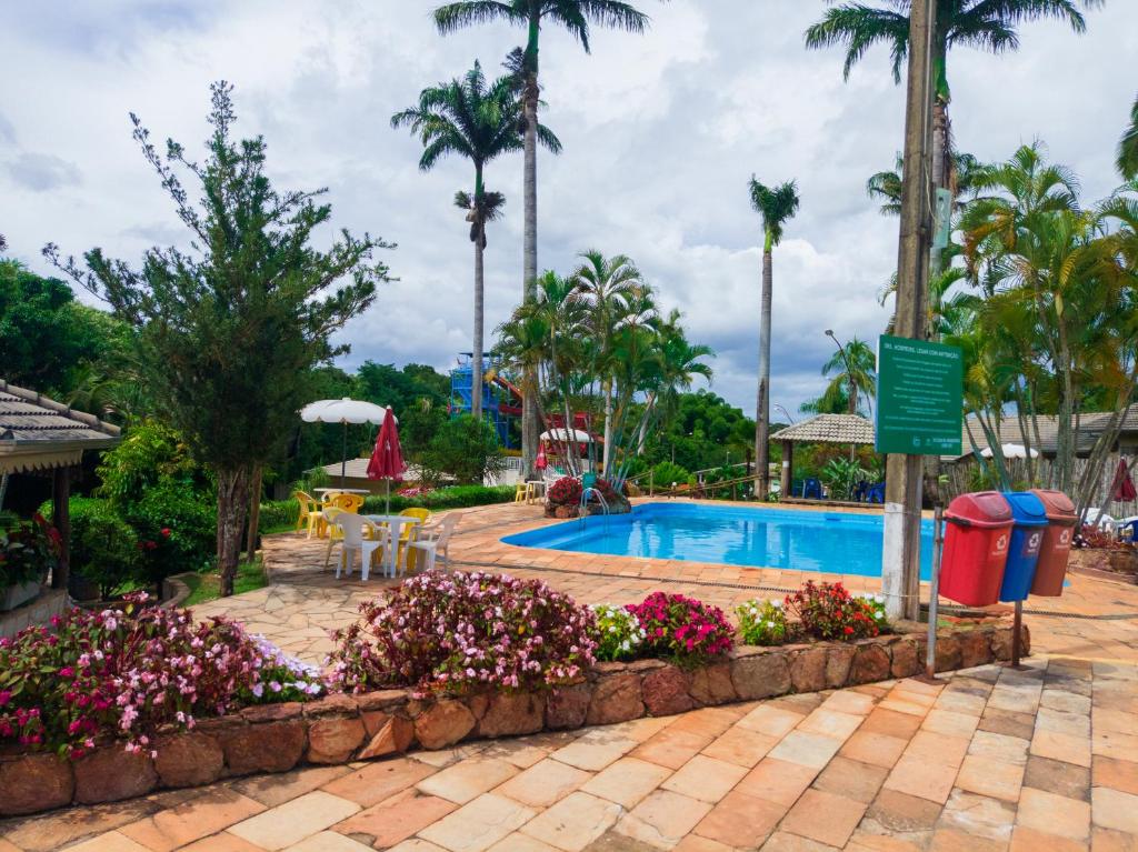 A piscina localizada em Caldas Park & Hotel XPTO Turismo ou nos arredores