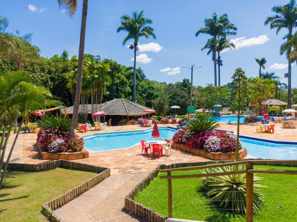 A piscina localizada em Caldas Park & Hotel XPTO Turismo ou nos arredores