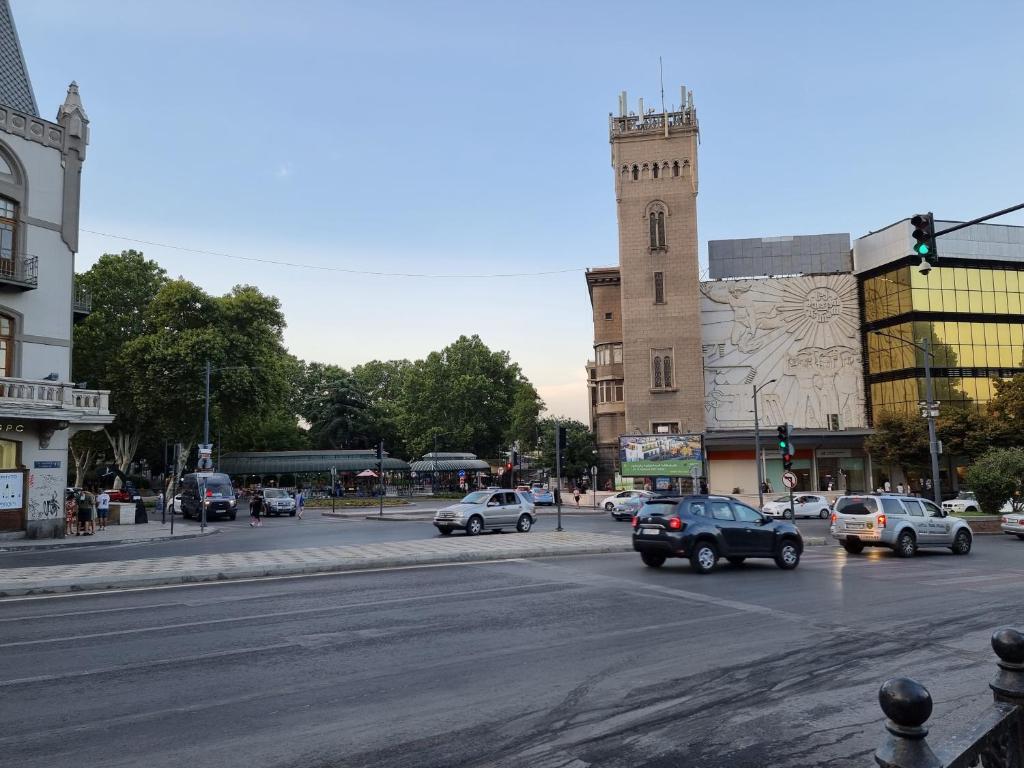 لابی و فضای عمومی OLD TBILISI Freedom Square, Tbilisi Площадь Свободы - تصویر ۵
