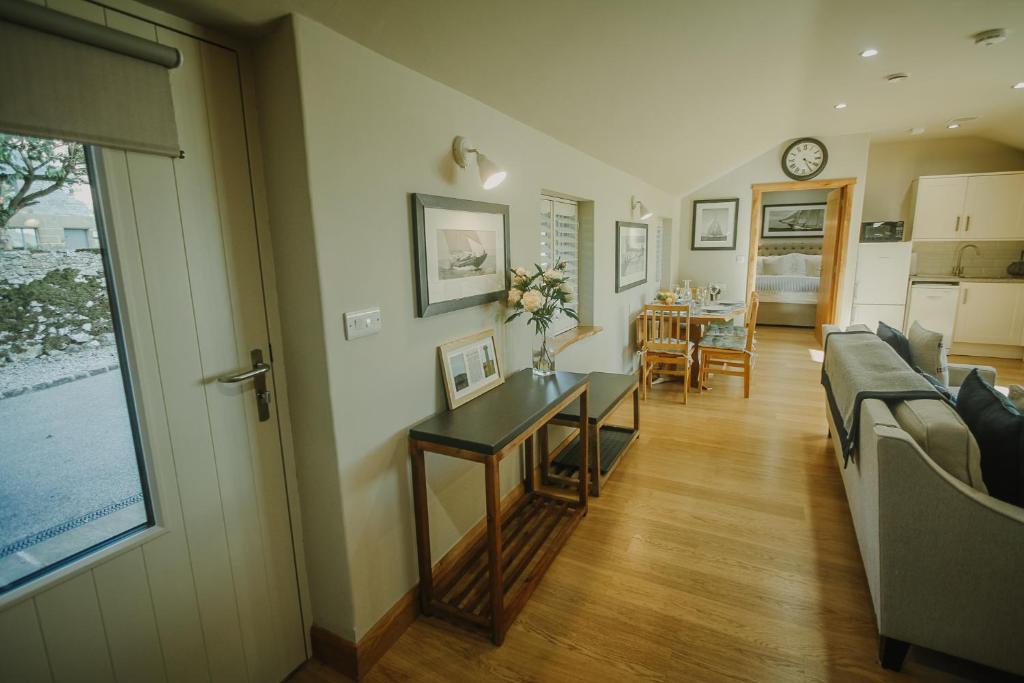 Kuchyň nebo kuchyňský kout v ubytování Vicarage Farm Cottages