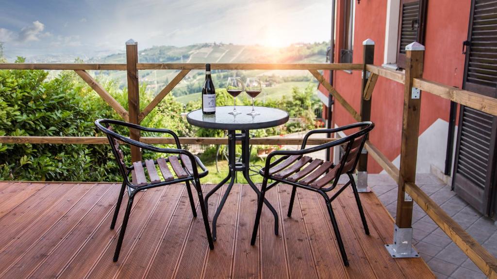 Balkón alebo terasa v ubytovaní B&B Miellò nelle Langhe