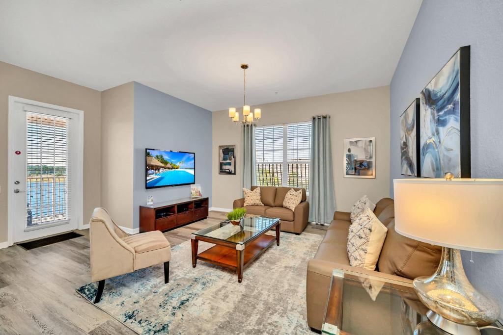 Lakeview Condo Directly Next To Pool Near WDW, Orlando (updated prices