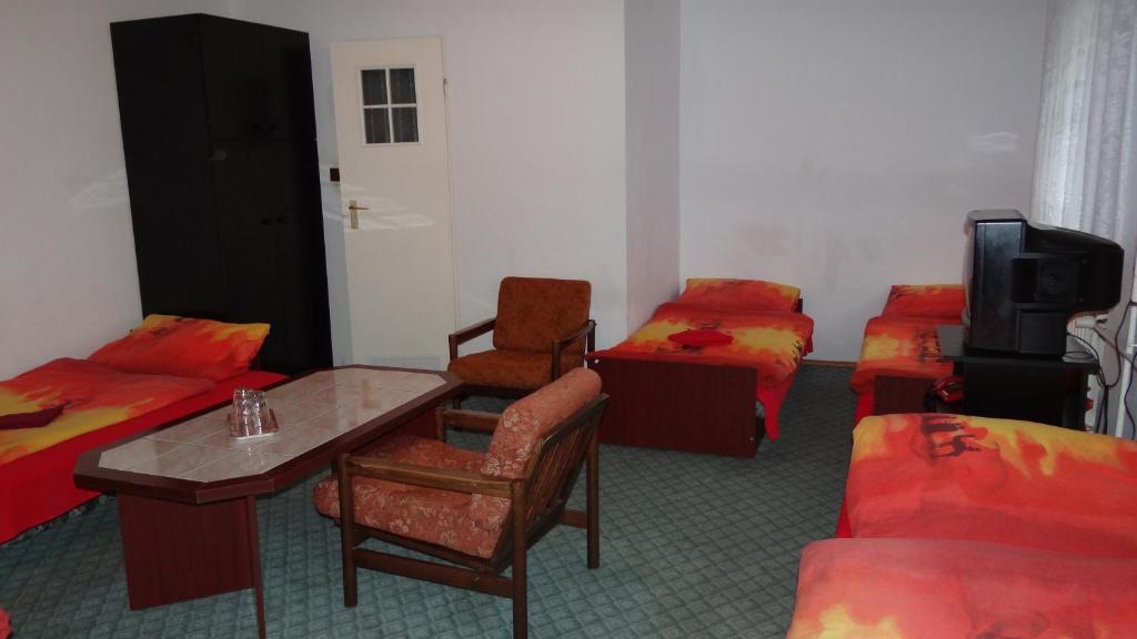 Posezení v ubytování Ośrodek Wypoczynkowy "Hotel Korona"