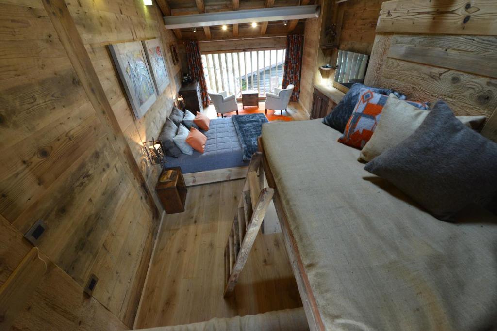 La Maison de Dolphe Chalet de Charme & Art gallery - Suite Familiare