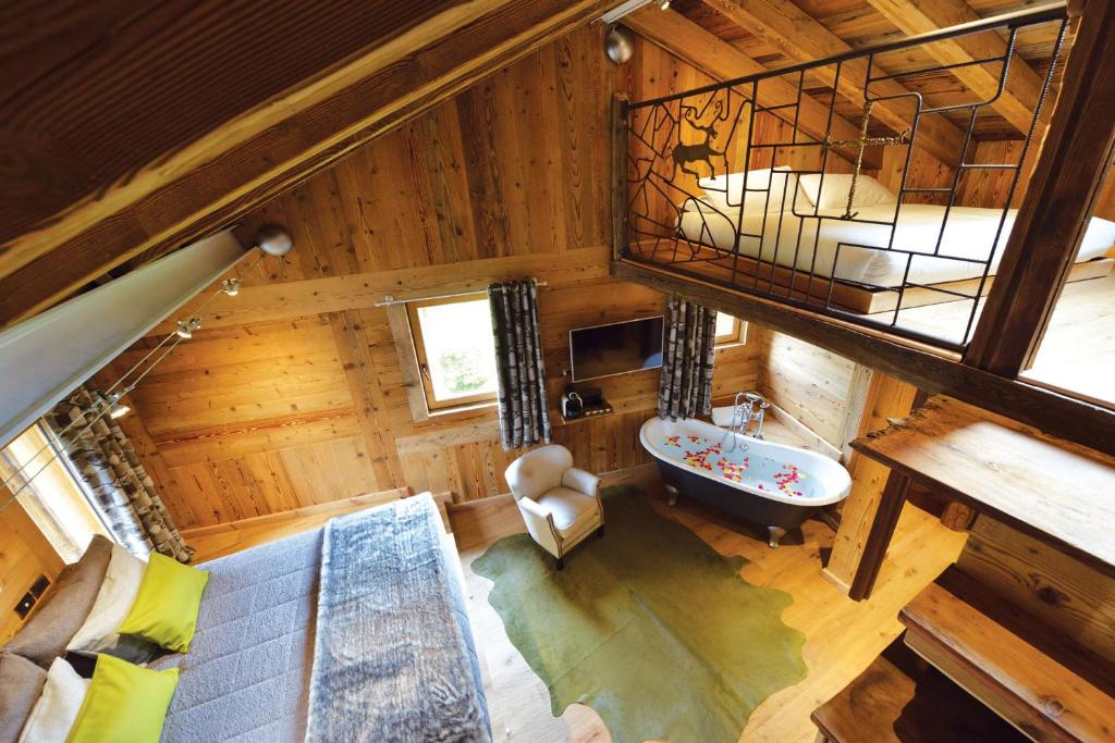 La Maison de Dolphe Chalet de Charme & Art gallery - Suite Romantica