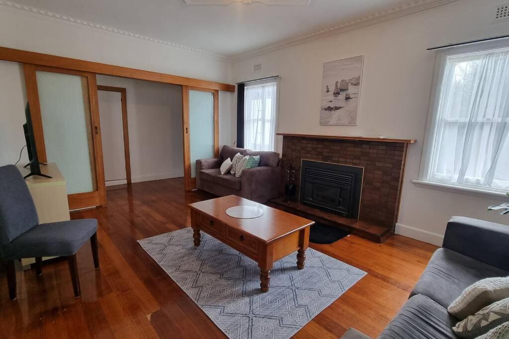 3 bedroom Art Deco home with modern features - Apartamento De Tres Habitaciones