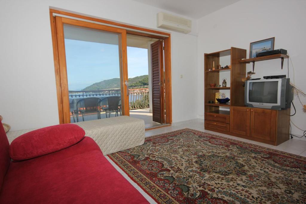 TV a/nebo společenská místnost v ubytování Apartment Vis 2470c