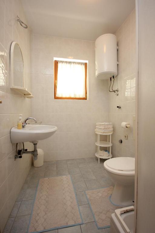 Koupelna v ubytování Apartment Vis 2470c