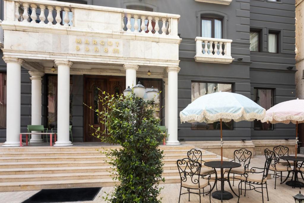 Budova, kde se hotel nachází