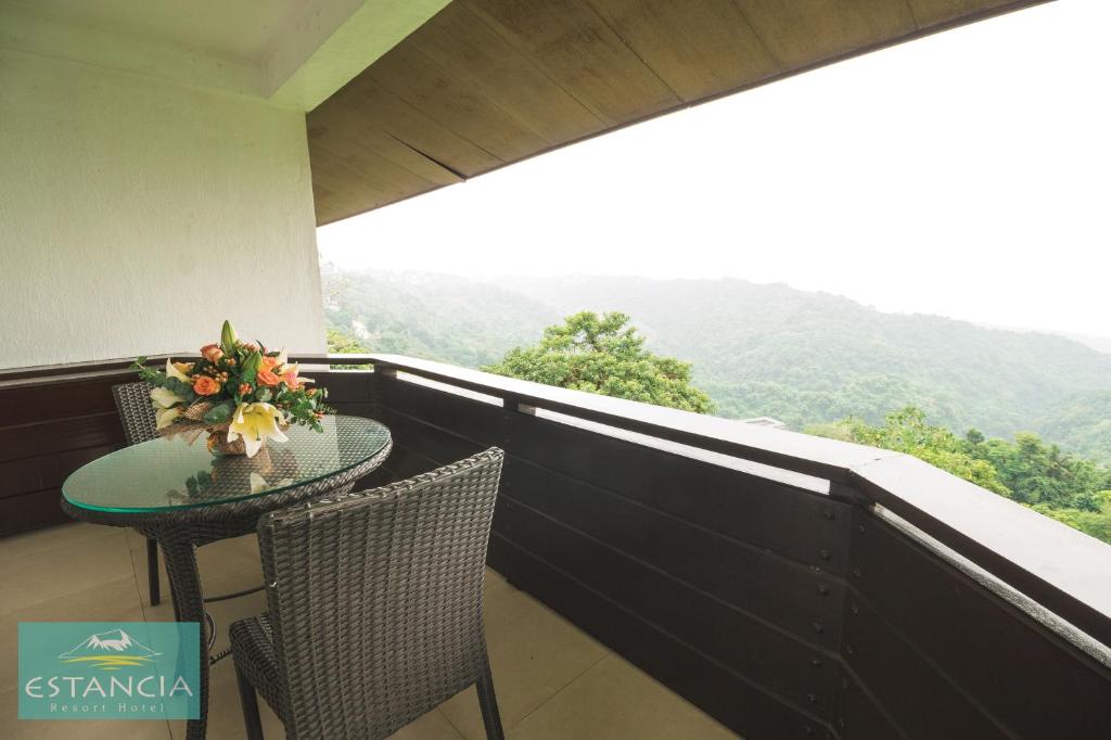 Estancia Resort Hotel - 湖景的四倍房间