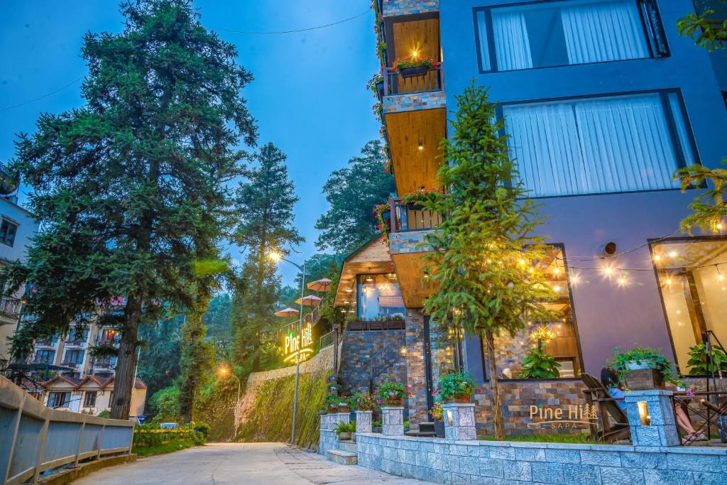 a street in front of a building at Sapa Pine Hill Eco Lodge in Sa Pa