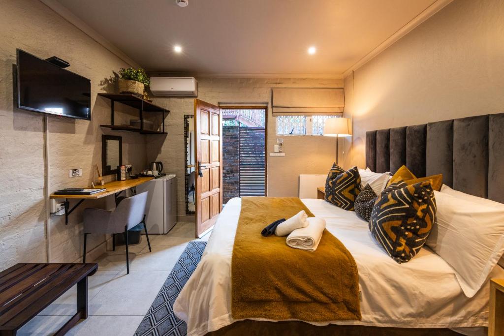 Fever Tree Guesthouse - Double Room