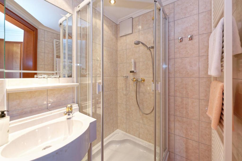 Koupelna v ubytování Hotel Edelweiss