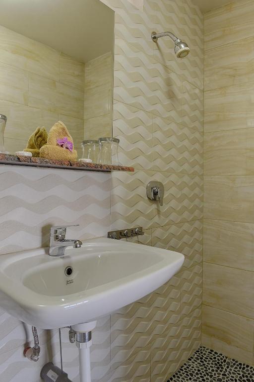 Kyara Villa Apartments - 16